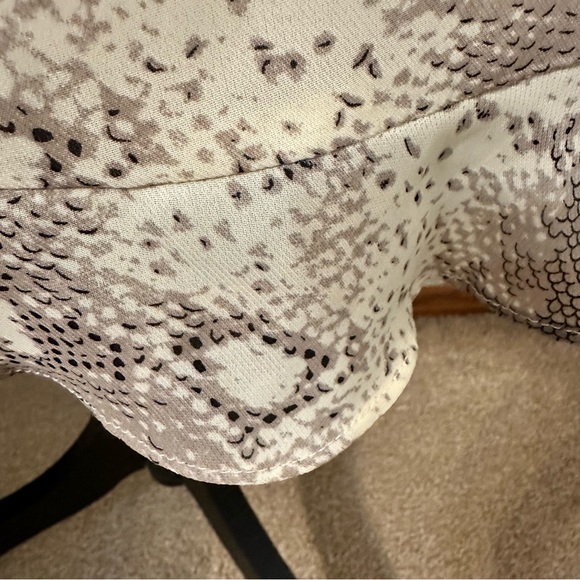 🆕 The Impeccable Pig Snake Skin Short Sleeve Wrap Dress Size L - Picture 7 of 15